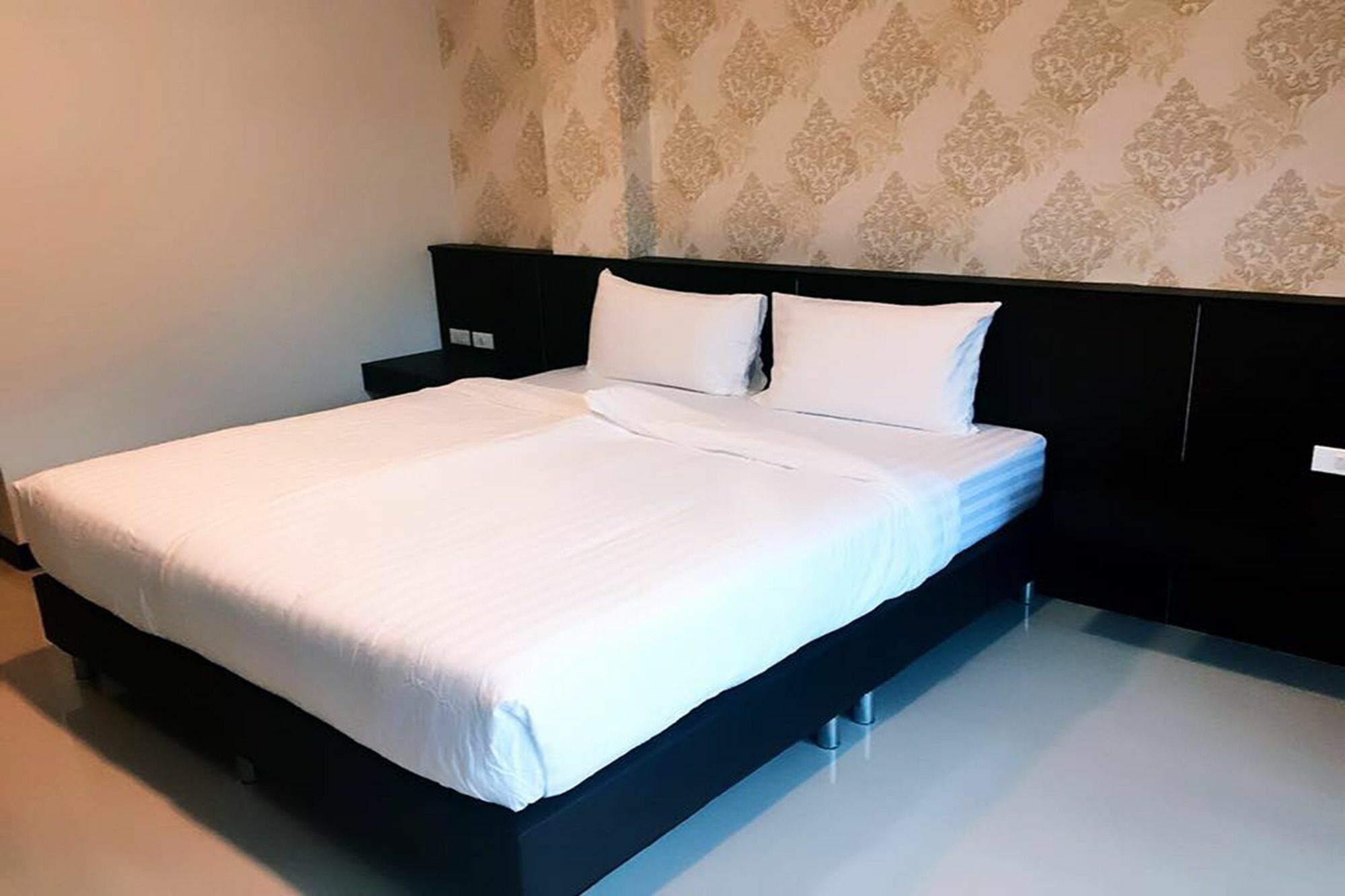 Trimm Hotel Csanthaburi Kültér fotó
