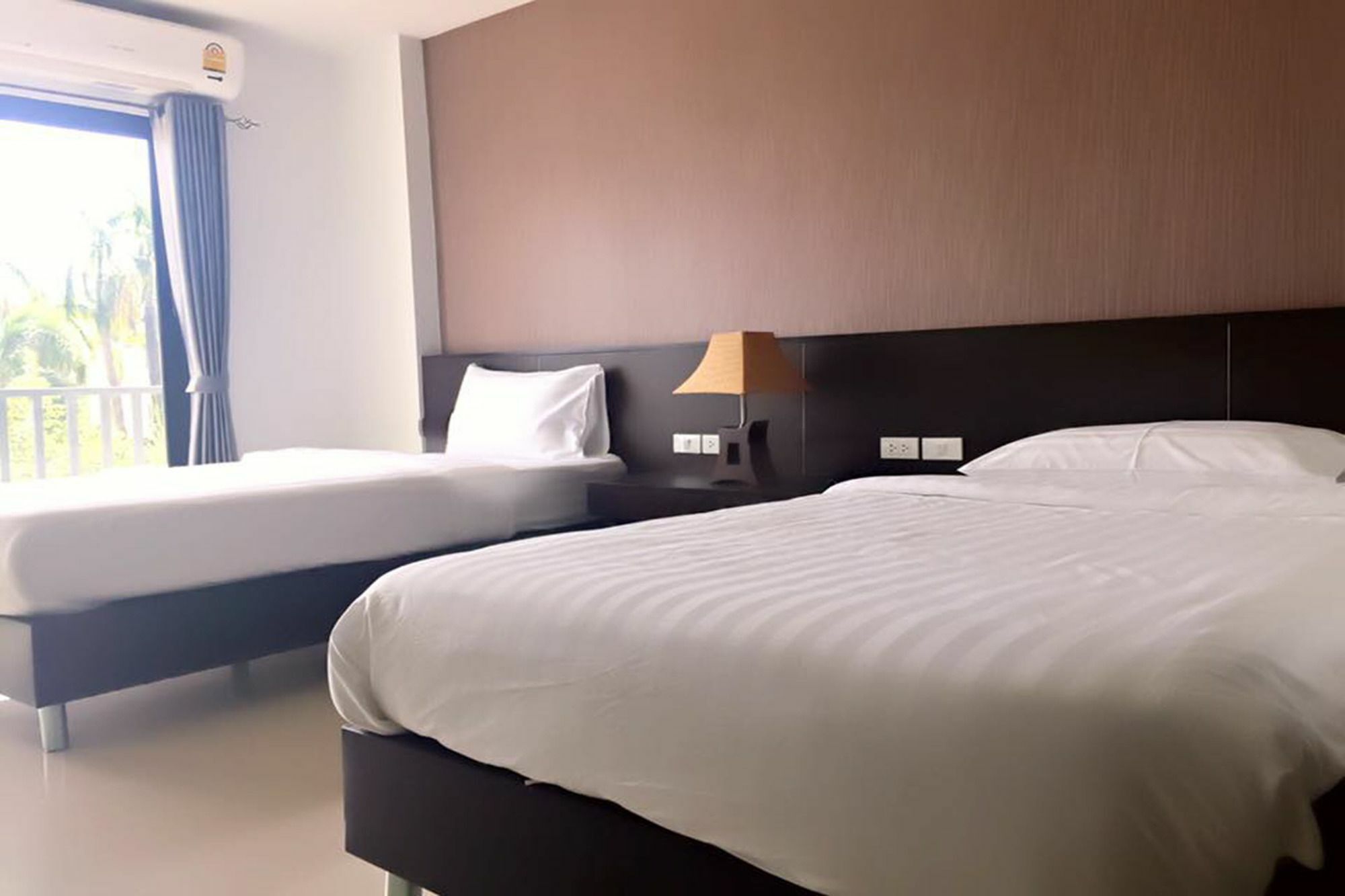 Trimm Hotel Csanthaburi Kültér fotó
