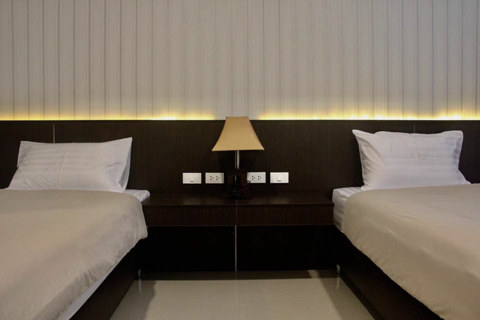Trimm Hotel Csanthaburi Kültér fotó