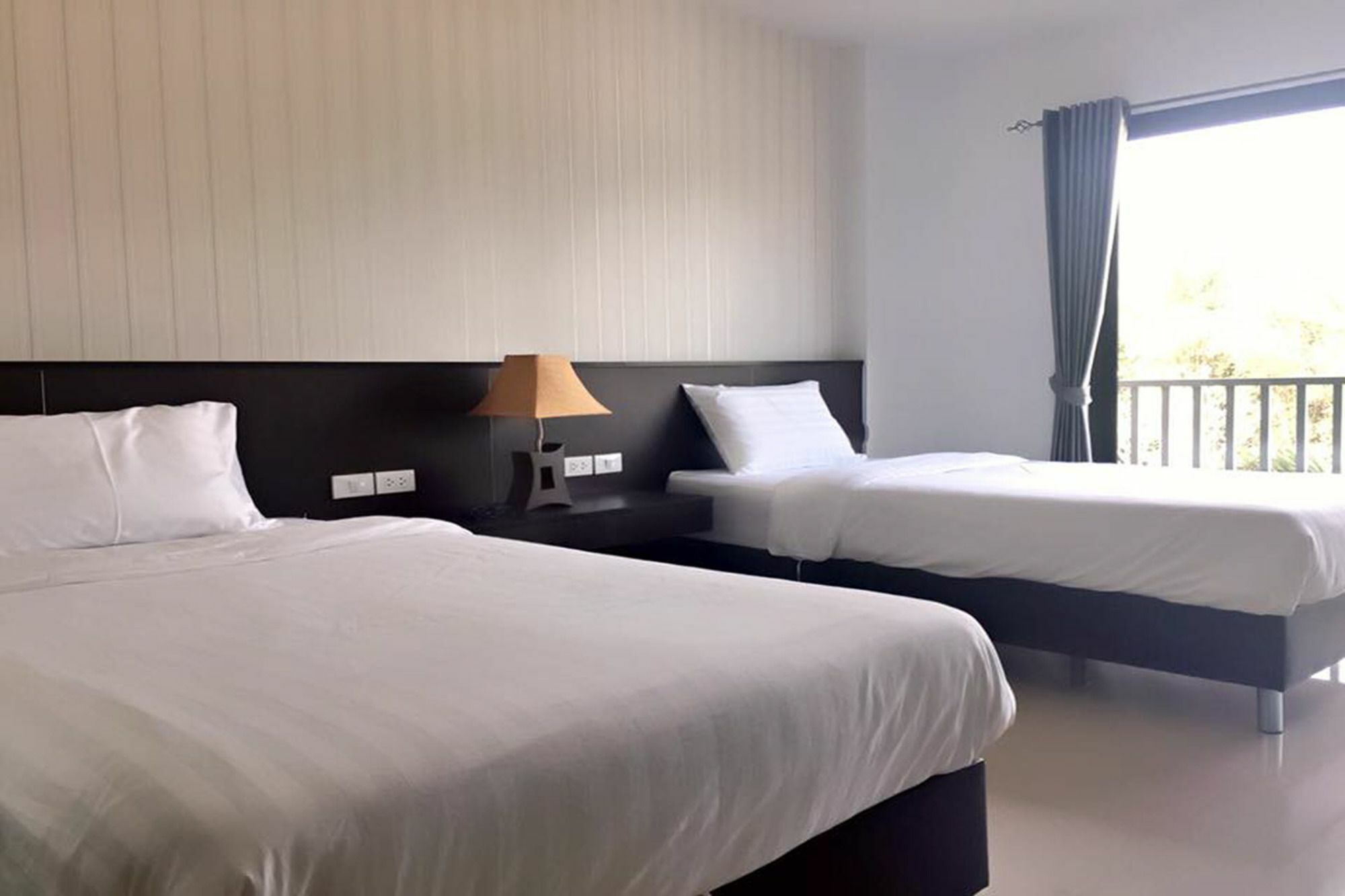 Trimm Hotel Csanthaburi Kültér fotó