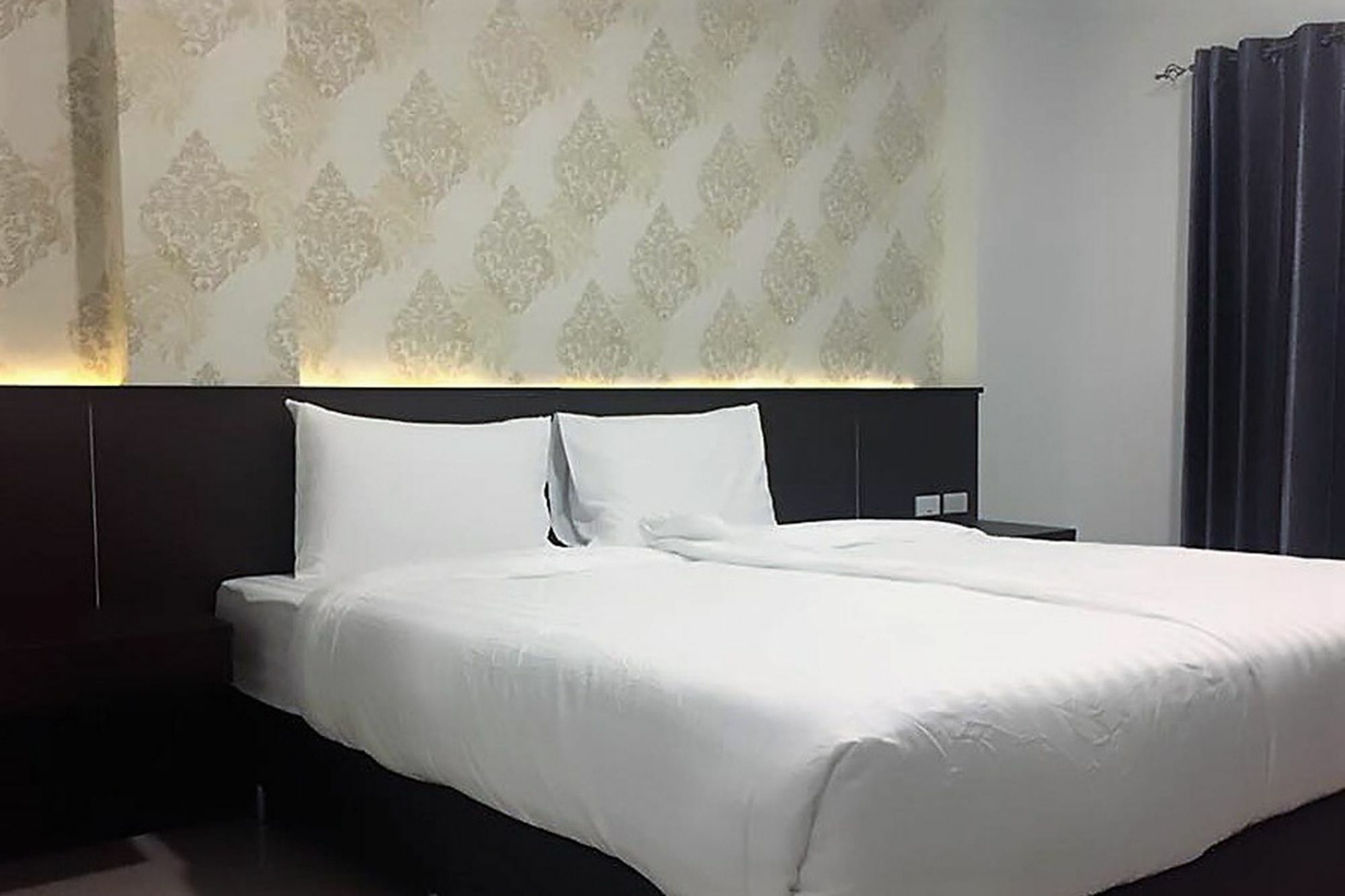 Trimm Hotel Csanthaburi Kültér fotó