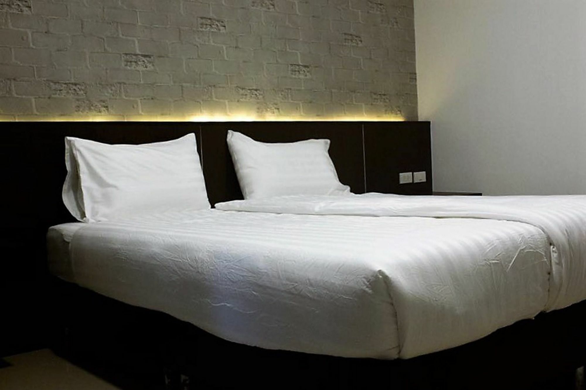 Trimm Hotel Csanthaburi Kültér fotó
