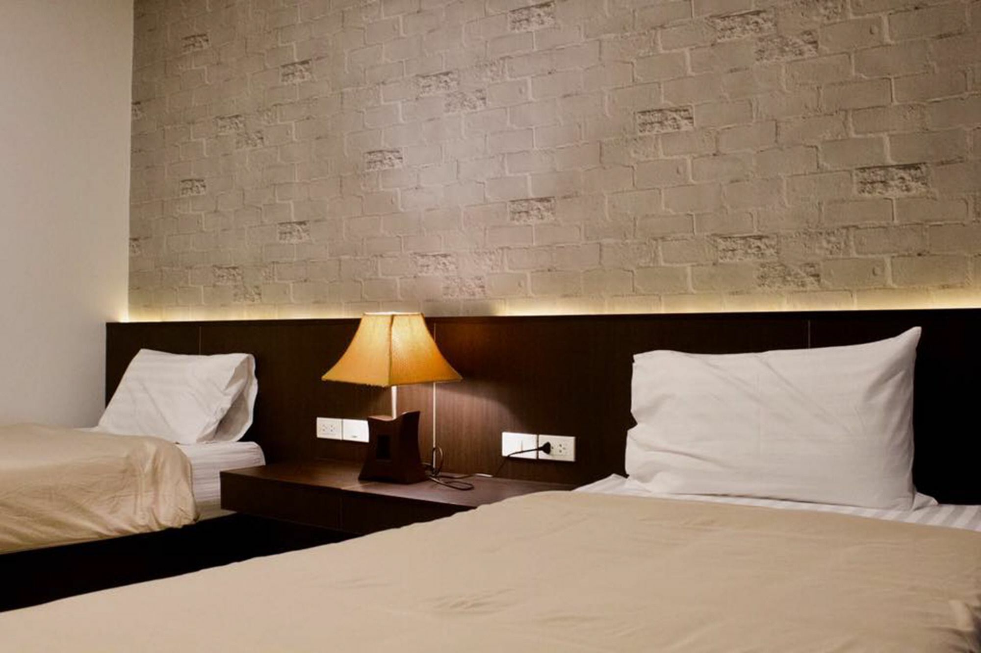 Trimm Hotel Csanthaburi Kültér fotó