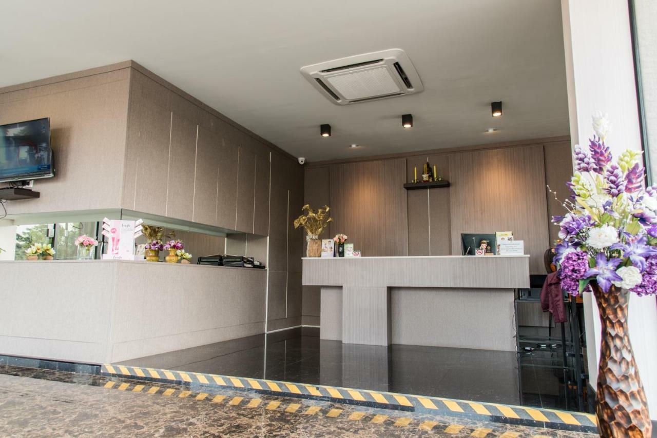 Trimm Hotel Csanthaburi Kültér fotó
